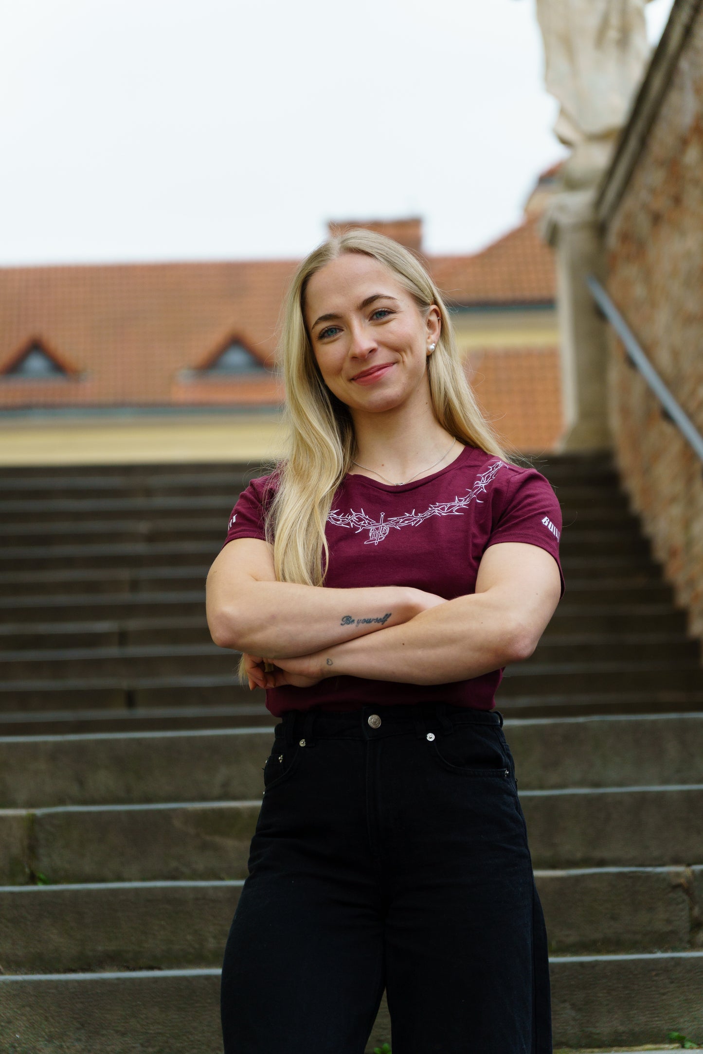 PREMIUM LIFTING TEE WOMEN- QUIT and BUILD