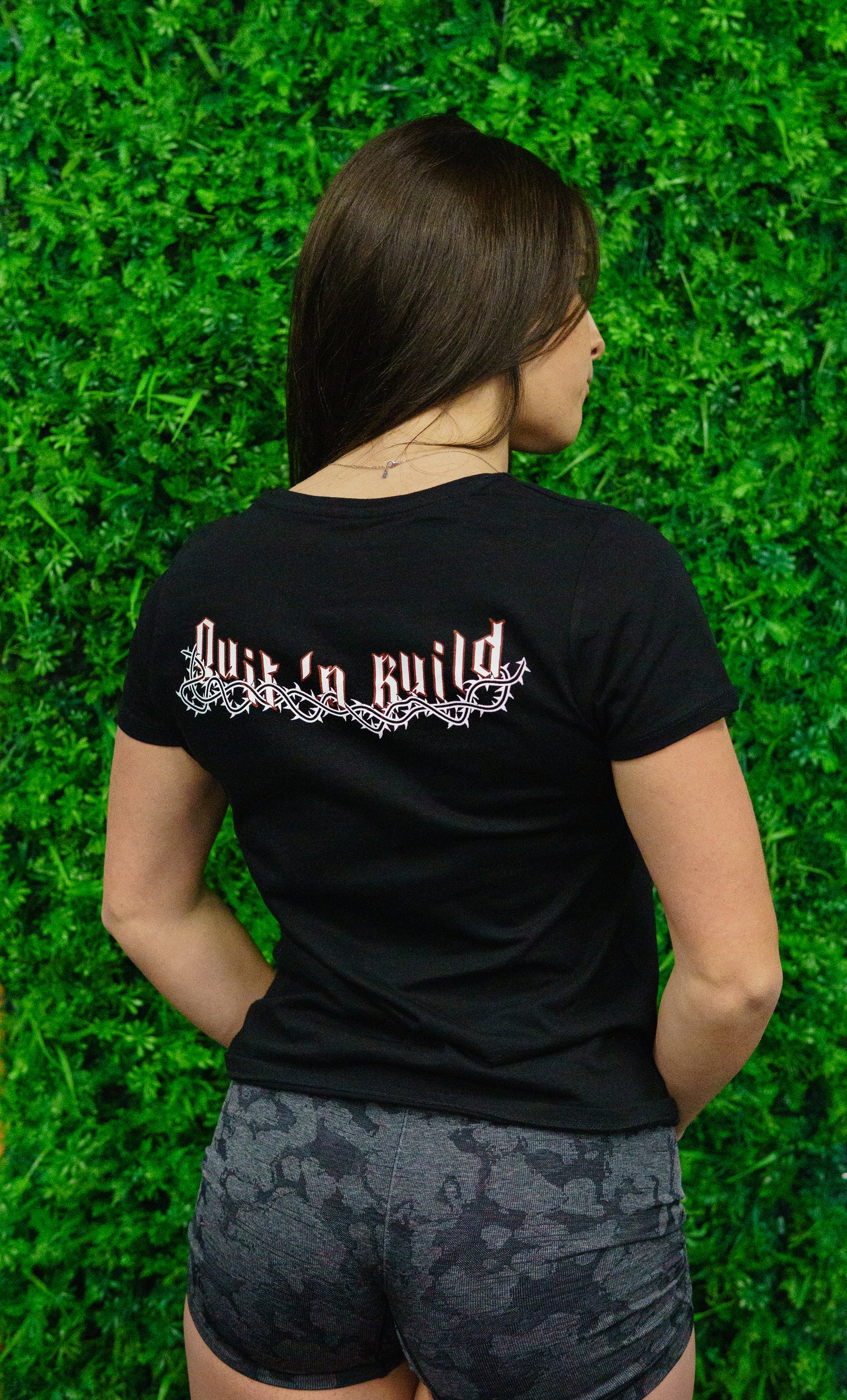 QUIT 'N BUILD DEFIANCE TEE WOMEN